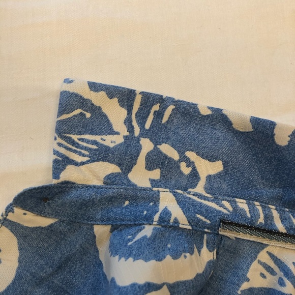 EUC Tommy Bahama silk blue and white print shirt. - Picture 5 of 5